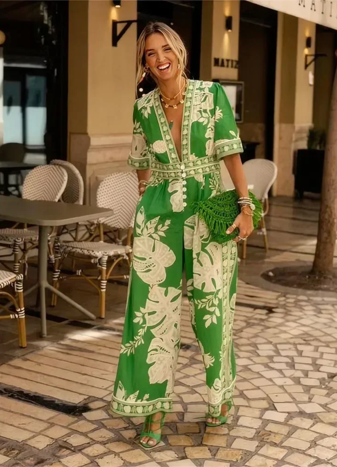 Éveline | Vestido evasé con motivos de mariposa