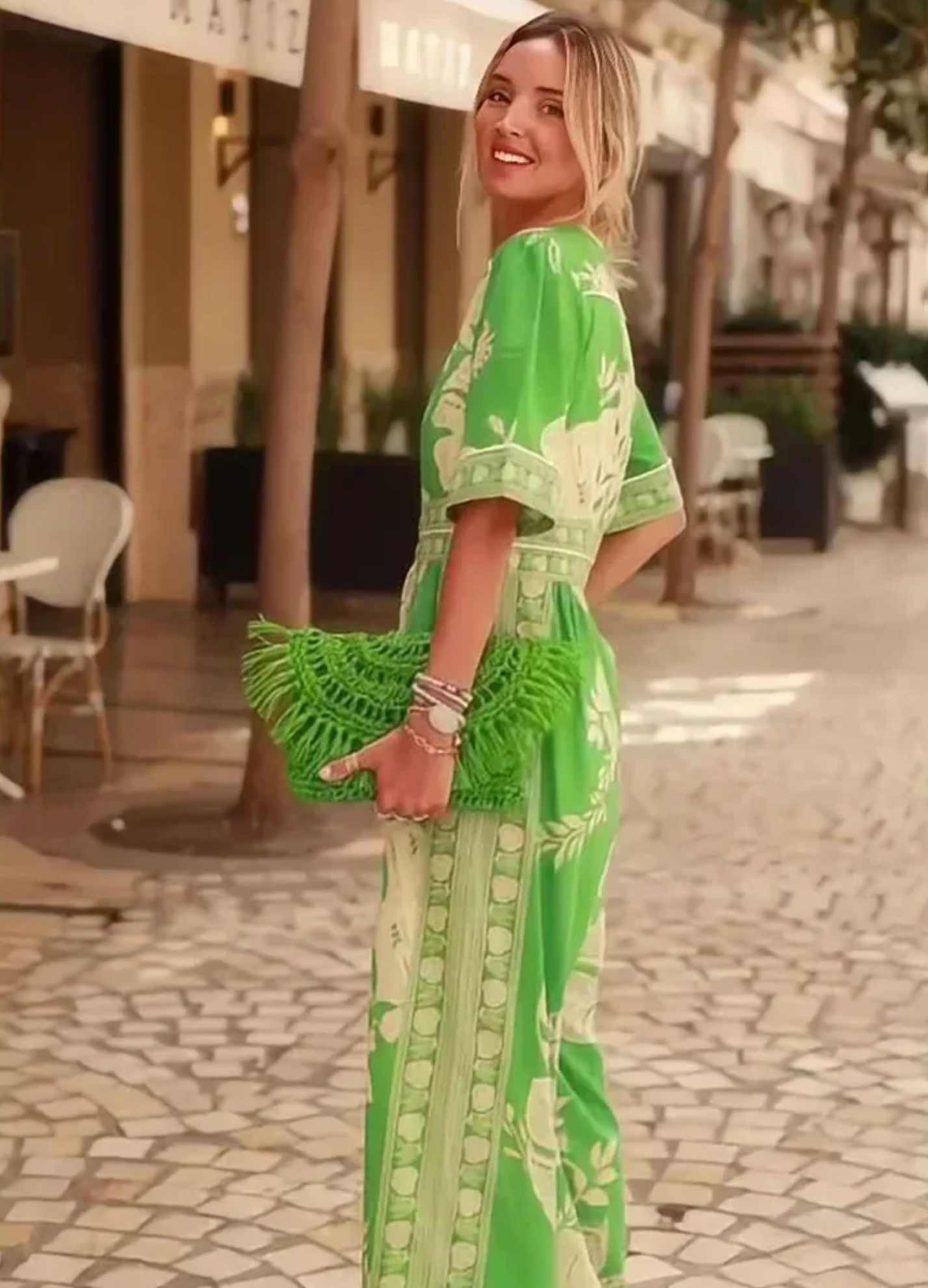 Éveline | Vestido evasé con motivos de mariposa