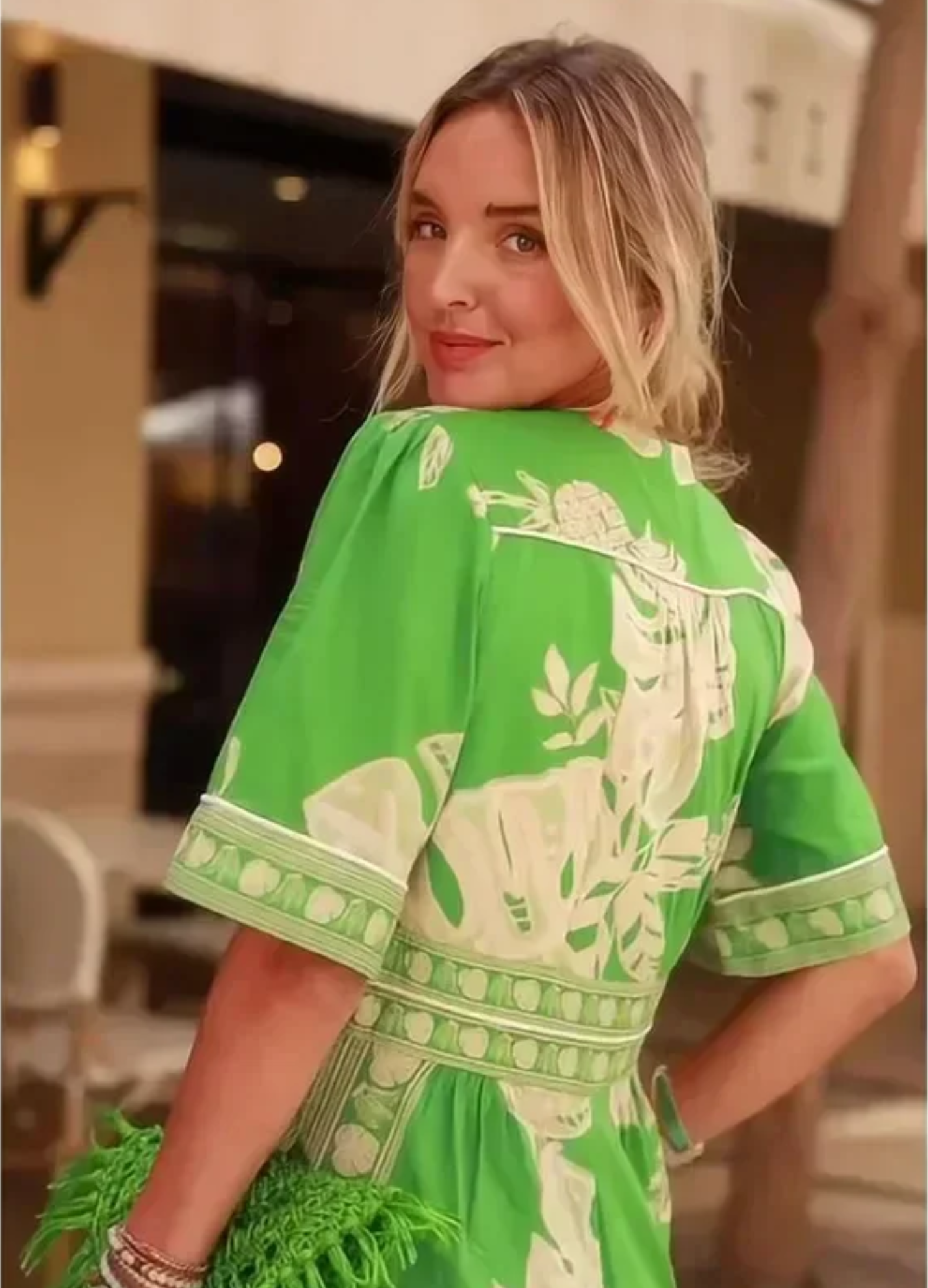 Éveline | Vestido evasé con motivos de mariposa