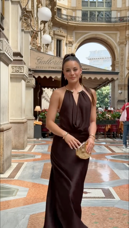 Selene | Vestido Satén con Escote Drapeado y Espalda Descubierta