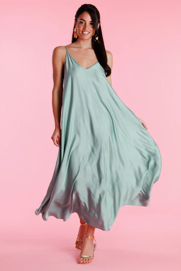 Dalia | Vestido sin mangas satinado de corte fluido