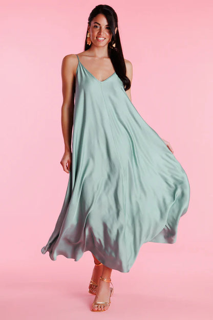 Dalia | Vestido sin mangas satinado de corte fluido