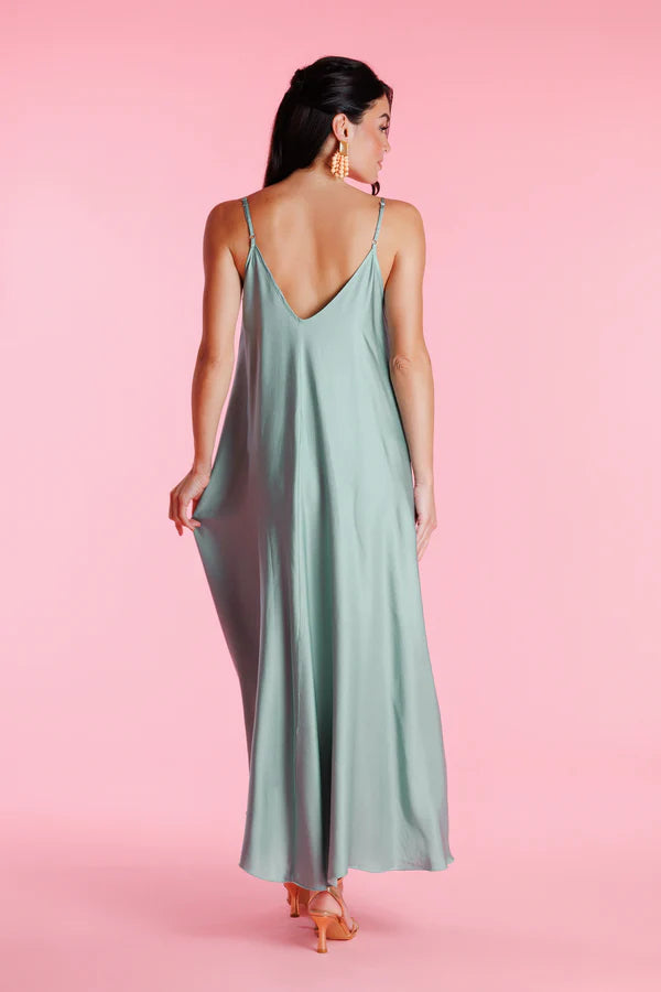 Dalia | Vestido sin mangas satinado de corte fluido