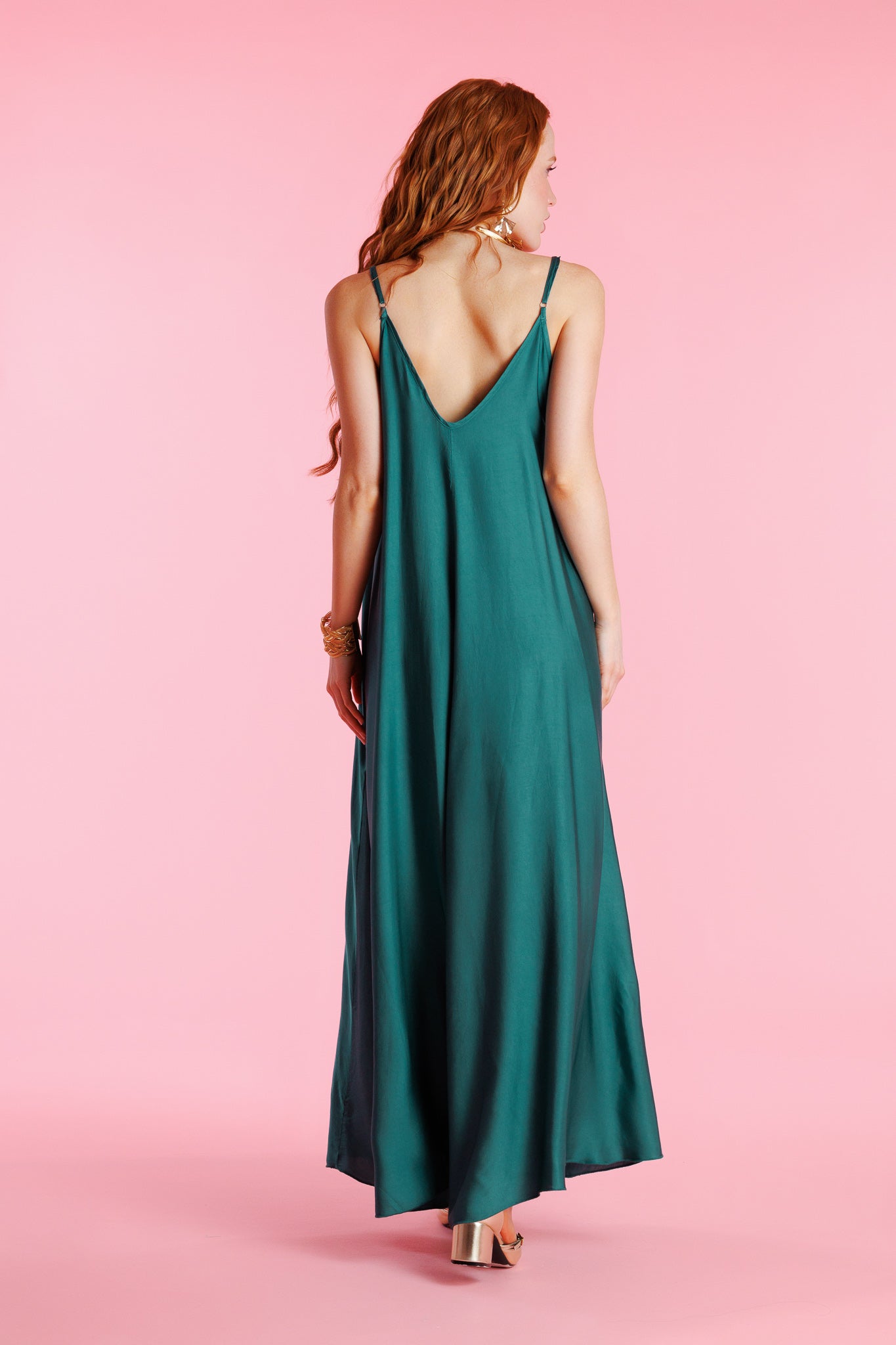 Dalia | Vestido sin mangas satinado de corte fluido