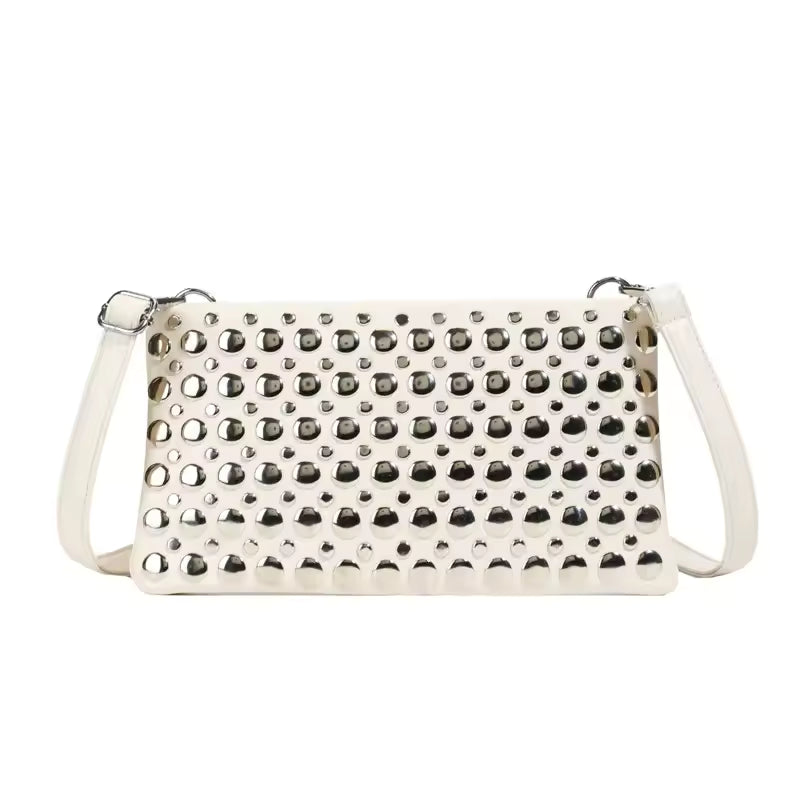 Bolso de Tachuelas Roxie | La Tendencia Estrella de la Temporada