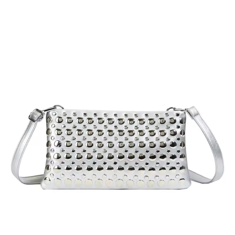 Bolso de Tachuelas Roxie | La Tendencia Estrella de la Temporada